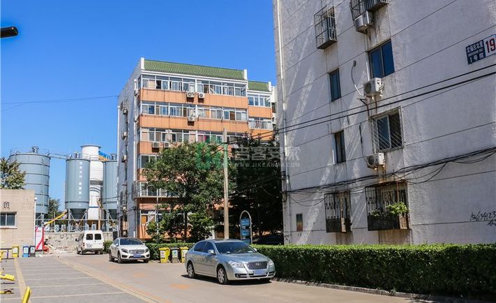 2acfa844-201d-4ce3-817f-9101a7c4b78d