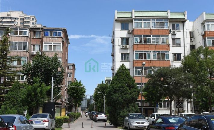 8ce63cc7-f9e6-4e93-b898-2755c4679933