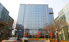 绿地中央广场3号楼1单元402室（50%份额）