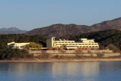 遥桥峪水库北岸 房地产