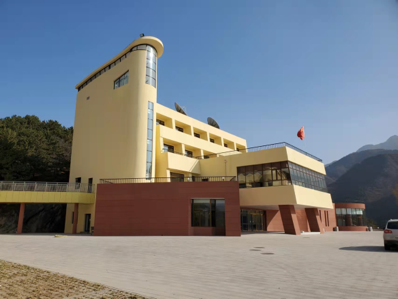 遥桥峪水库北岸 房地产