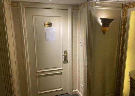 光耀东方峰会2-1011室