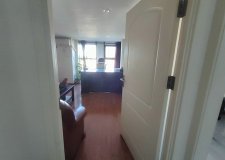 宏远航城广场7号楼517、519室