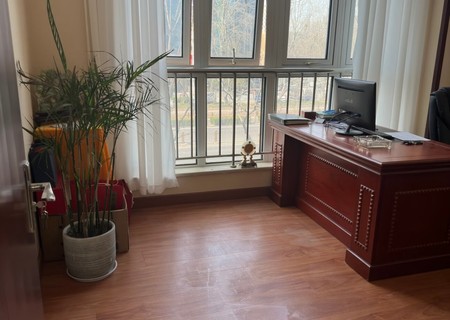 潞通大街188号 04室（负一至二层）