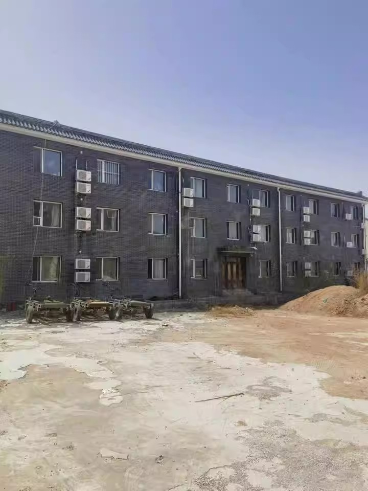 胡庄村 土地一宗及其地上四处房产