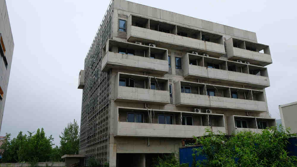 F5街区F5F2、F5M2地块、综合楼等（土地及在建工程）