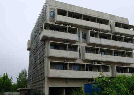 F5街区F5F2、F5M2地块、综合楼等（土地及在建工程）