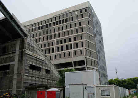 F5街区F5F2、F5M2地块、综合楼等（土地及在建工程）