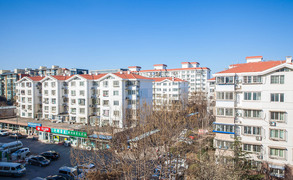 秋露园4号楼3单元302室