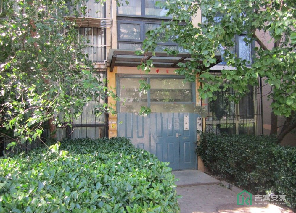 名佳花园三区73号楼5单元551室