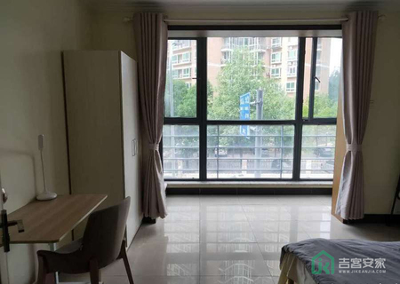 世界名园A区13号楼2单元202