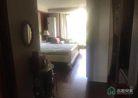 富力公馆18号楼201室