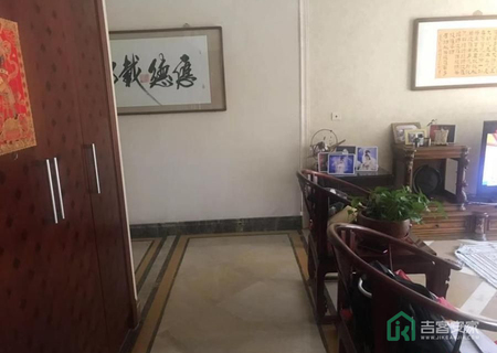 富力公馆18号楼201室