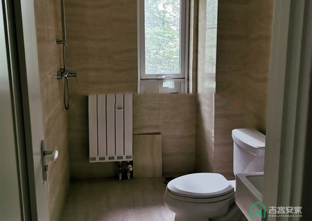 东晶国际公寓6号楼601室