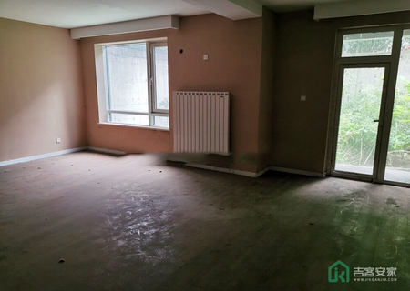 东晶国际公寓6号楼601室