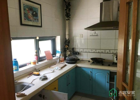 名佳花园三区31号楼3单元202室