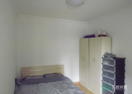 珠江骏景中区2号楼305室