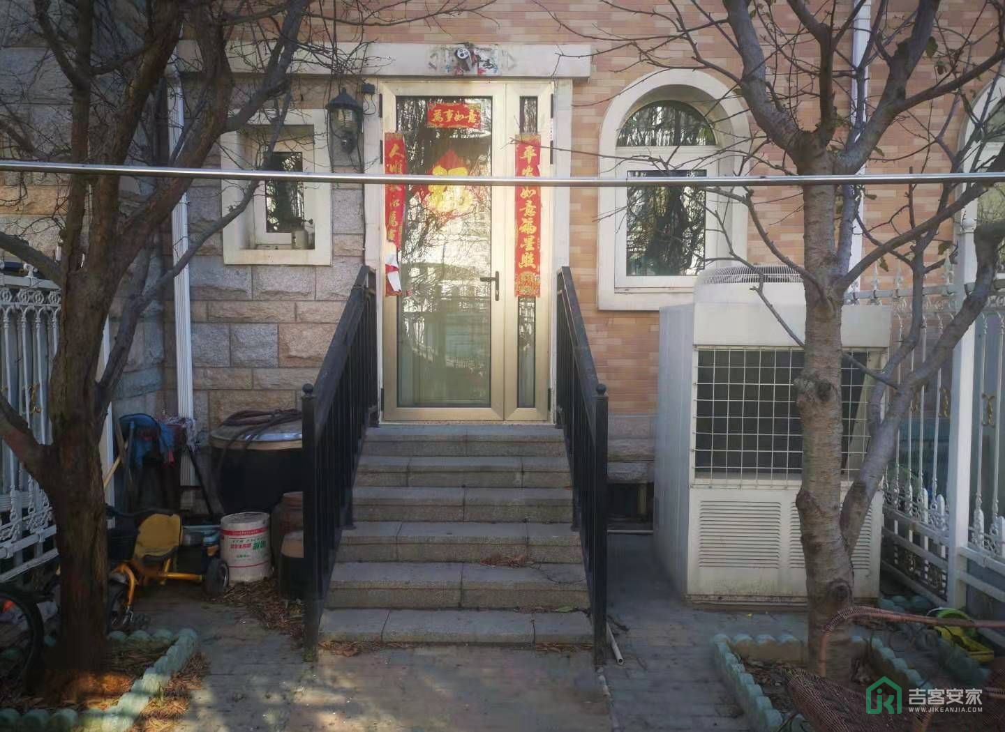 北街家园三区3号楼3-2室（联排别墅）