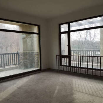 卧龙山庄七区8号楼别墅