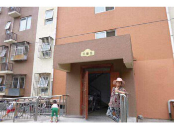 格兰山水二期15号楼352室