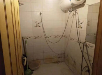 梧桐苑小区13号楼1至3层108号别墅