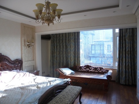 大西洋新城211号楼3门6C