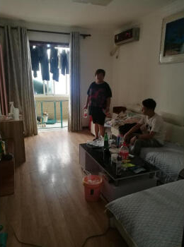 果品小区2号楼3-203房屋