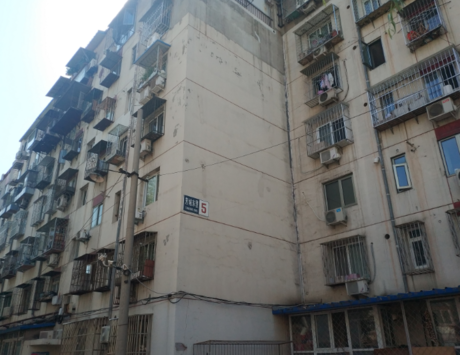 芳城东里5号楼5单元402室