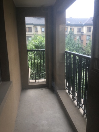 绿城百合公寓玉泉苑8号1单元302