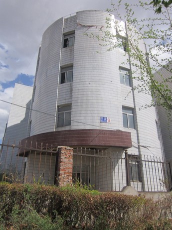 华睦大厦负一层部分商业及部分车库