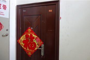 迎宾花园6号楼3单元302号